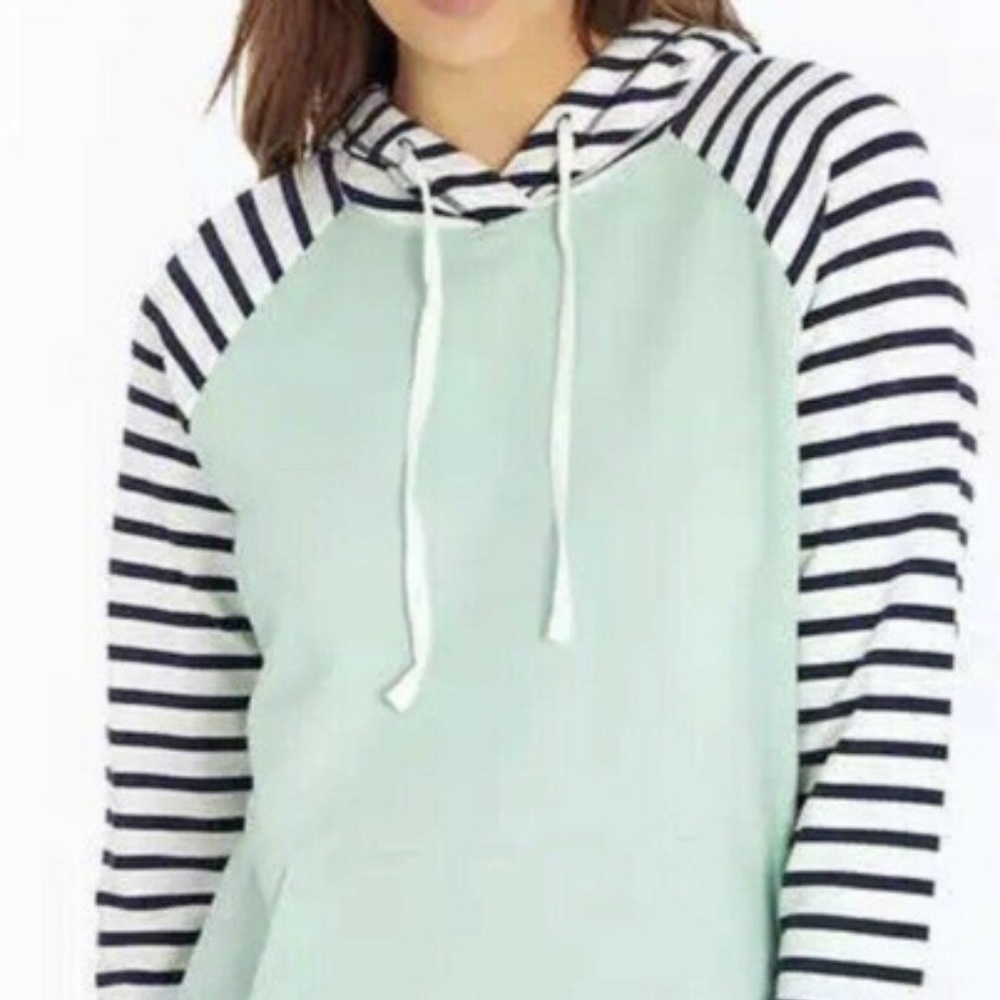 Orvis lightweight Hoodie